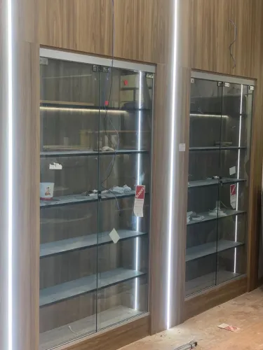 Vitrines de Vidro para Loja, e box para seu banheiro? 