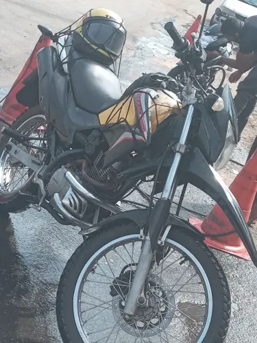 Moto usada pronta pra rondar