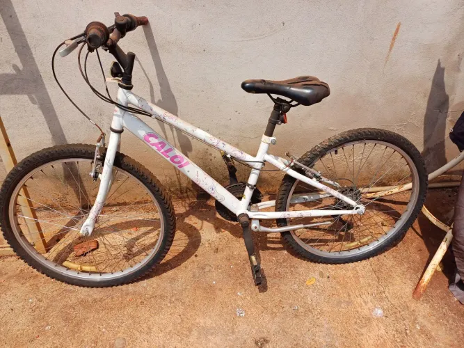 Bicicleta Caloi Ceci Aro 24 com marcha