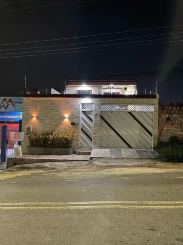 Vendo ou Alugo Linda Casa de 05 Quartos- Proximo a Avenida das Torres - Cidade Nova