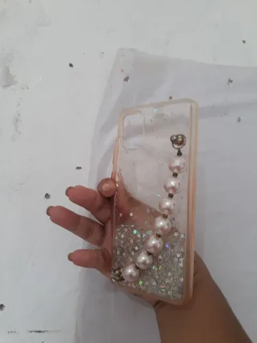 Capa de Celular Transparente com Detalhes em Pérolas