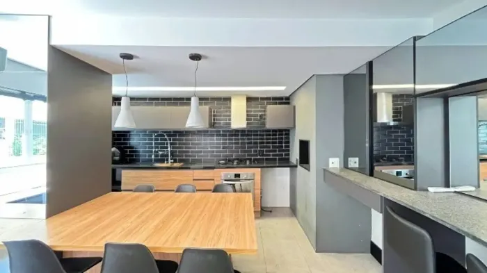Apartamento semi-mobiliado de 2 dormitórios para alugar no bairro Petrópolis - Porto Alegr
