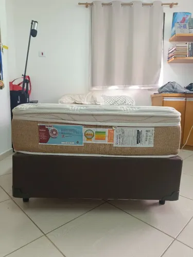 Cama solteiro americano com box - 3 anos de uso