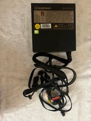 Fonte Gamemax GM600 - 600W 80 Plus Bronze