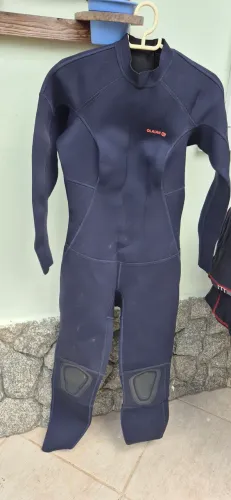 Macacão de mergulho Olaian tamanho M long jhon