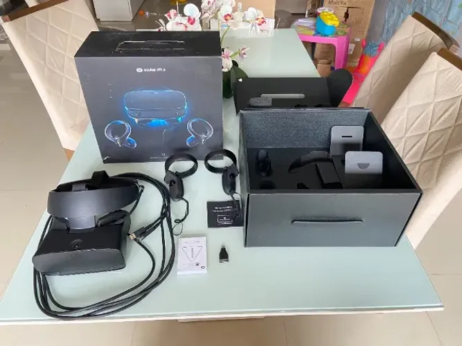 Vendo ou troco Oculus Rift S em estado de novo!