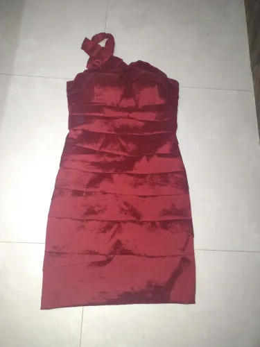 Vestidos 50$ reais cada um