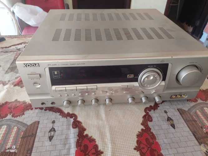 Vendo amplificador marca koda trazido de Portugal energia 230 vatts