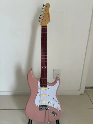 Guitarra Studebaker Stratocaster Rosa - Timbre Incrível!