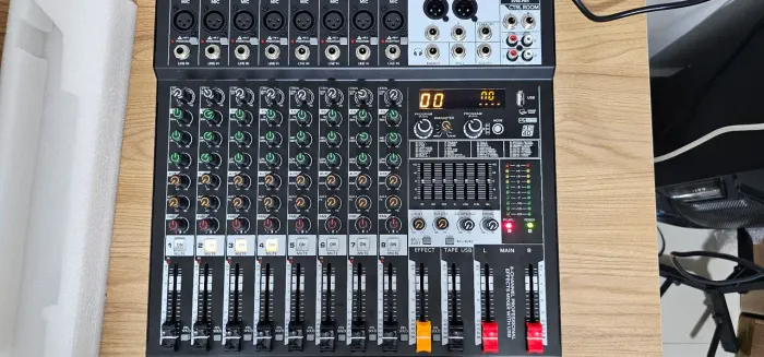 UNICO DONO - SEM USO - Mesa de Som 8 Canais Profissional com USB SMARTVOX  SVM8-PRO