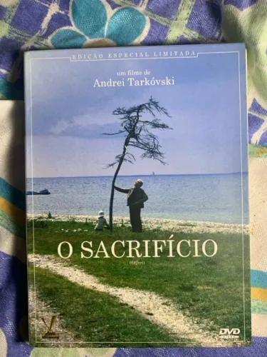 DVD DUPLO O Sacrifício + Dirigido Por Andrei Trakovski - Versátil