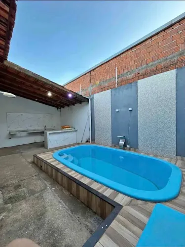 * CASA COM PISCINA A VENDA
