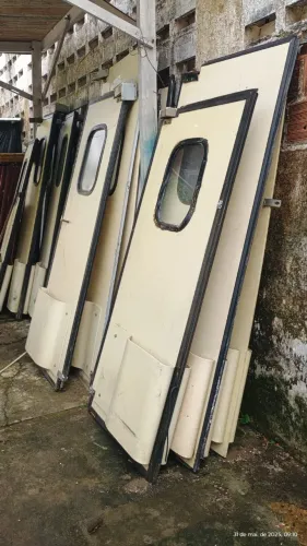 Porta vai e vem RIGIDA em ABS com visor e protetor impacto, completas.  Ideal para fábrica