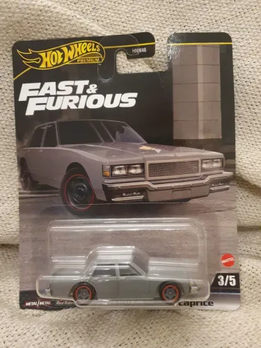Hot Wheels Velozes e Furiosos premium Chevy Caprice 1987