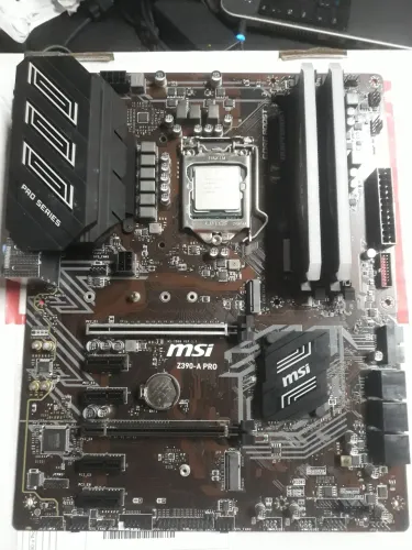 Kit Placa-Mãe MSI Z390-A PRO e processado i9 9900k de 9° geração e 32gb de memoria rgb 