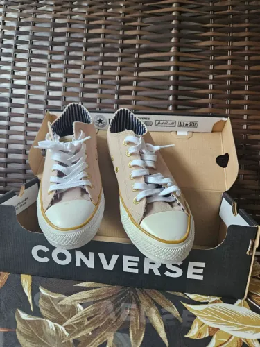 All star na caixa