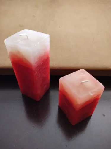 Velas decorativas vermelhas quadradas- Anos 2000