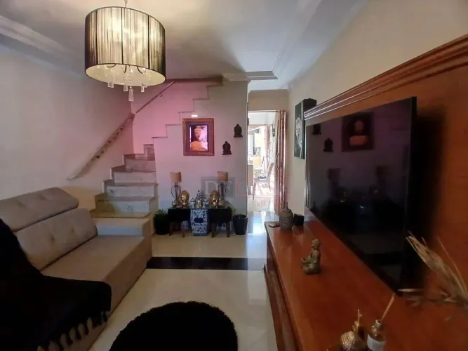 Sobrado frontal com 2 dormitórios à venda, 124 m² por R$ 1.100.000 - Guilhermina Esperança