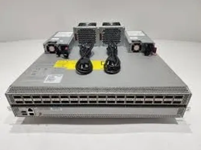 Switch Cisco ACI Spine N9K-C9336PQ camada 3 36 Portas QSFP+ de 40