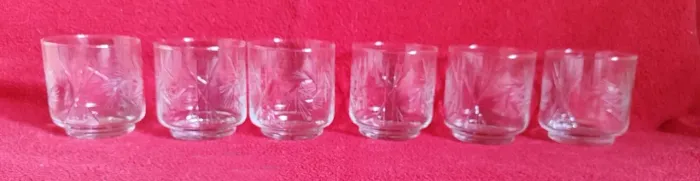 Conjunto de Copos antigos, em cristal lapidado, para uísque