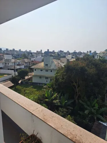 COBERTURA À VENDA EM JURERE MOBILIADA IDEAL PARA TEMPORADA.