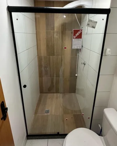 Box banheiro, Pronta entrega Padrão e Sob medida