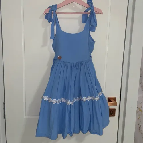 Vestido Azul Infantil com Detalhes Florais