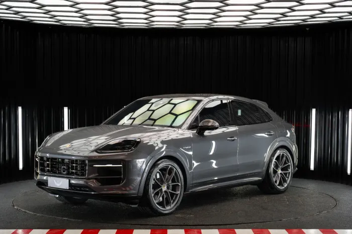 Porsche Cayenne Coupe E-hybrid