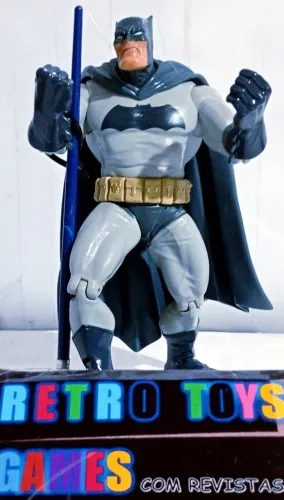 BATMAN BONECO DA LINHA FRANK MILLER DC ORIGINAL