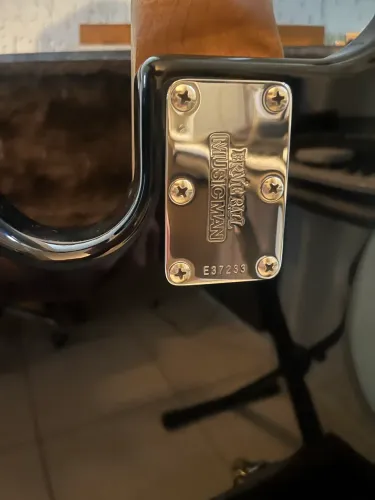 Baixo Stingray 5H Music Man 2003