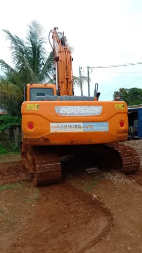 ESCAVADEIRA DE ESTEIRAS DOOSAN DX225LC 2018