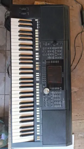 Teclado Arranjador Yamaha PSR S950