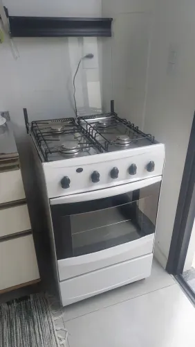 Fogão 4 bocas funcionando muito bem