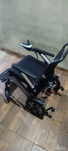 ? Cadeira de Rodas Elétrica Nova ?