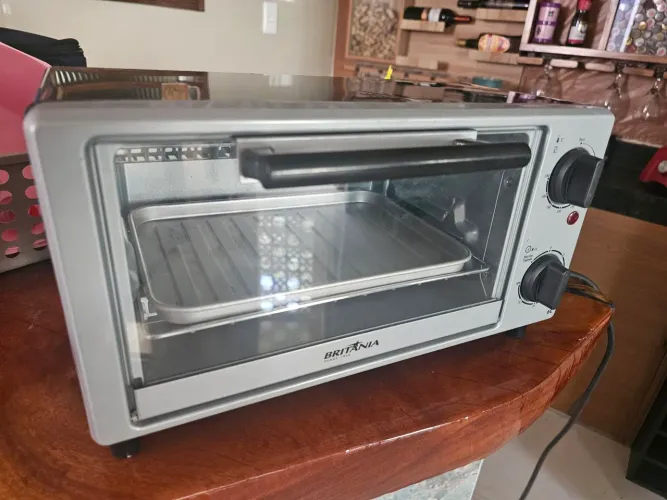 Forno eletrico de bancada Britânia 6l