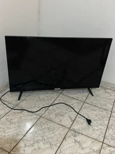 Vende se Tv TCL com problema na imagem