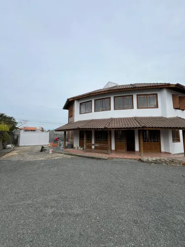 Alugo casa rústica mobiliada de 4 dormitórios no campeche
