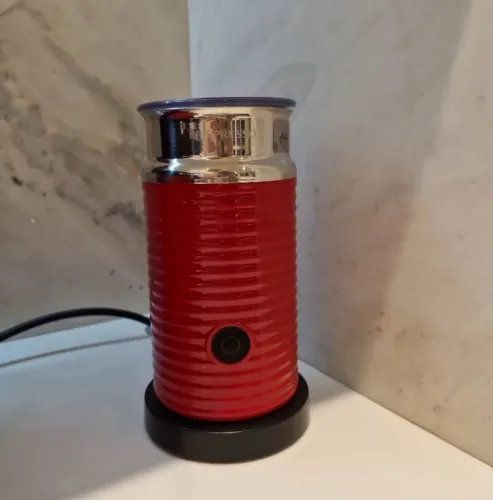 Espumador de leite nespresso