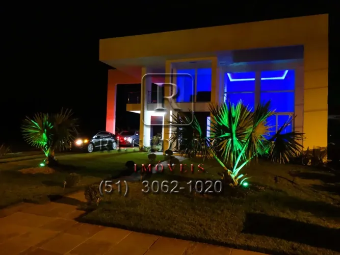 Casa em Condomínio de Luxo com 3 Suítes no Centro de Imbé-RS: 3 Quartos, 3 Salas e 500m² d