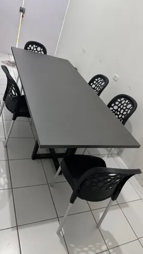 Mesa com cadeiras