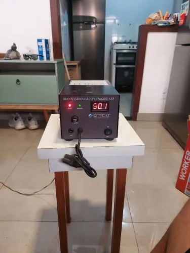 carregador de bateria strong 60V 15A pra bateria de chumbo.