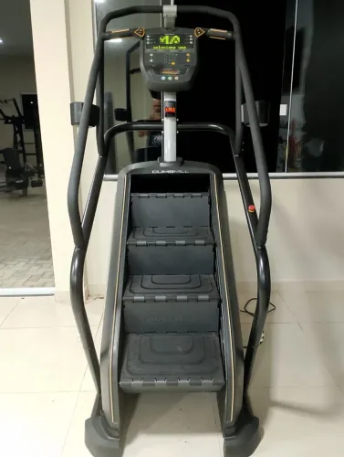 Simulador de escada da Matrix ClimbMill