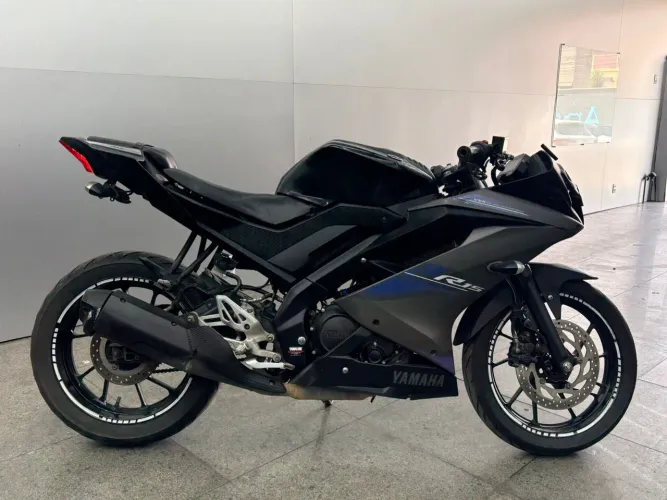 YAMAHA YZF - R15 