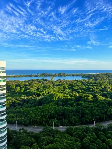 Imóvel para aluguel tem 215 metros quadrados com 4 quartos em Barra da Tijuca - Rio de Jan