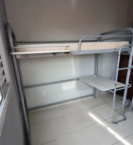 Cama Alta em ferro - (beliche) Tok&Stok