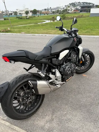 Honda cb1000r