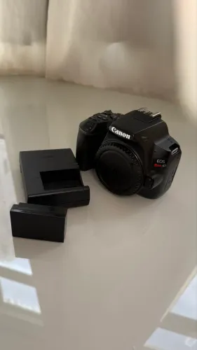 Câmera Canon SL3 - Excelente estado - Caixa e nota fiscal