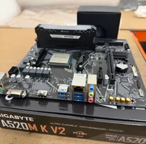Kit Placa mãe A520M + 5600gt + 16gb ram- Loja física