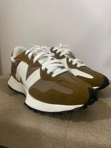 Tênis New Balance 327 V1 - Marrom e Branco (Original)