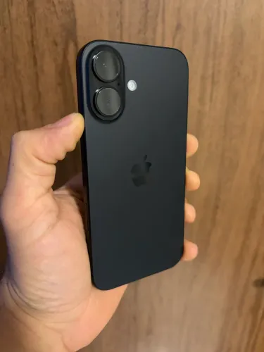 iPhone 16 - 128GB - Preto